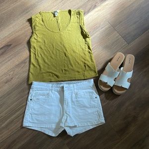 Banana Republic, Women’s green linen shirt, size small